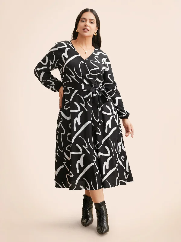 Geometric Overlap Collar Midi Dress