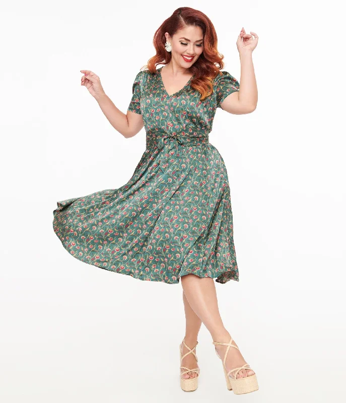 Unique Vintage 1940s Green & Red Fan Print Swing Dress